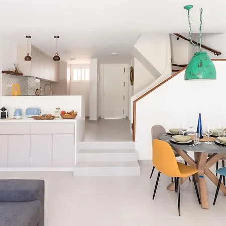 Beachside Surf & Sun Playa Americas